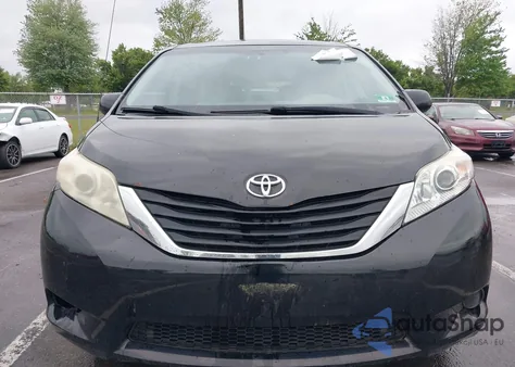 2012 Toyota Sienna Base 7 Passenger/Le 8 Passenger z USA, uszkodzony, nr VIN 5TDKA3DC7CS013826